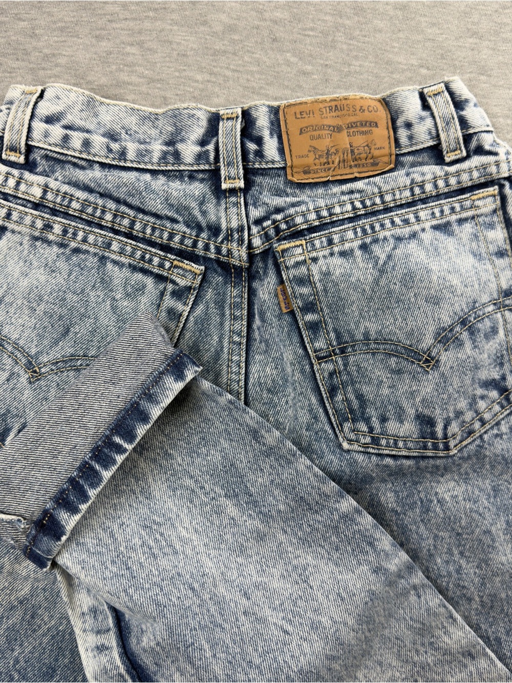 Levi’s USA acid wash mom jeans vintage 80s tapered fit